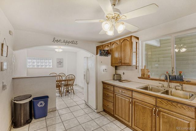 1605 Oakland Street, Aurora, CO 80010