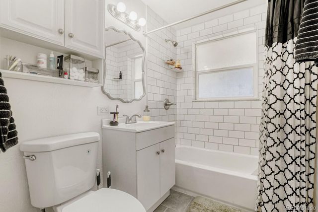 1605 Oakland Street, Aurora, CO 80010