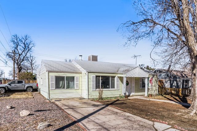 1605 Oakland Street, Aurora, CO 80010