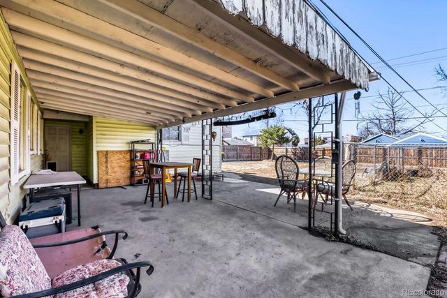 1605 Oakland Street, Aurora, CO 80010