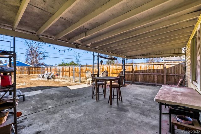 1605 Oakland Street, Aurora, CO 80010