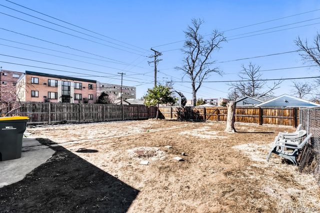 1605 Oakland Street, Aurora, CO 80010