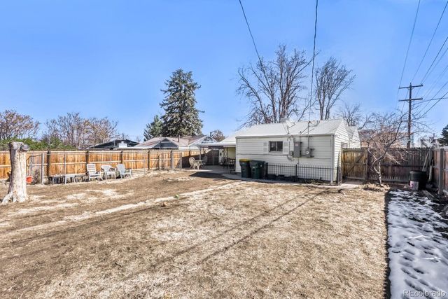 1605 Oakland Street, Aurora, CO 80010