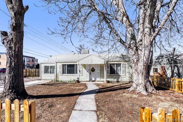 1605 Oakland Street, Aurora, CO 80010