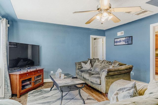 1605 Oakland Street, Aurora, CO 80010