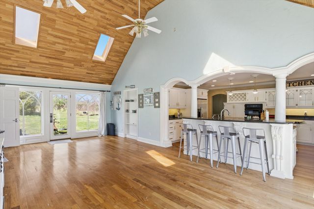 1753 W Camino Lane, Springfield, MO 65810