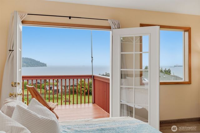 11956 NE Jefferson Point Road, Kingston, WA 98346