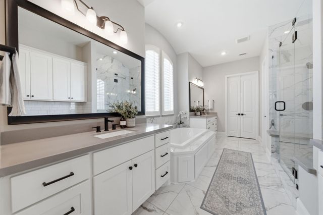 933 Blackshire Lane, Houston, TX 77055