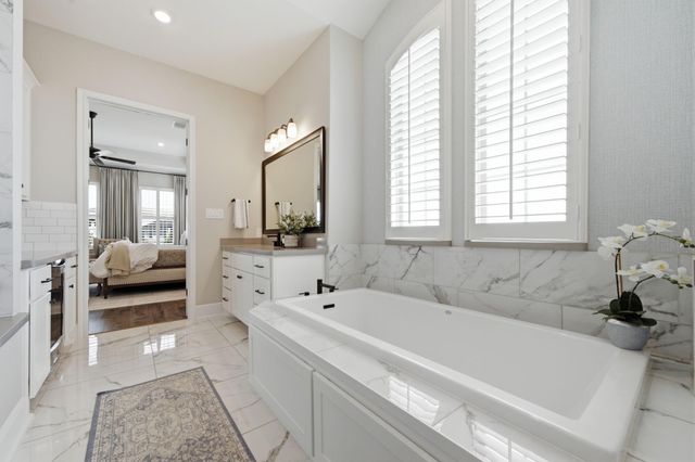 933 Blackshire Lane, Houston, TX 77055