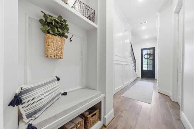 933 Blackshire Lane, Houston, TX 77055