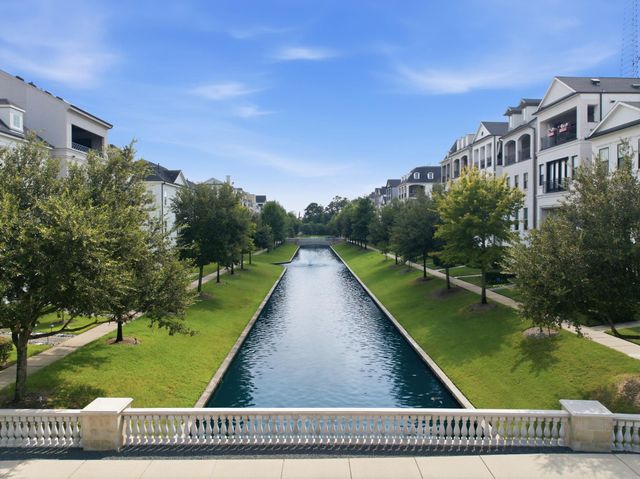 933 Blackshire Lane, Houston, TX 77055