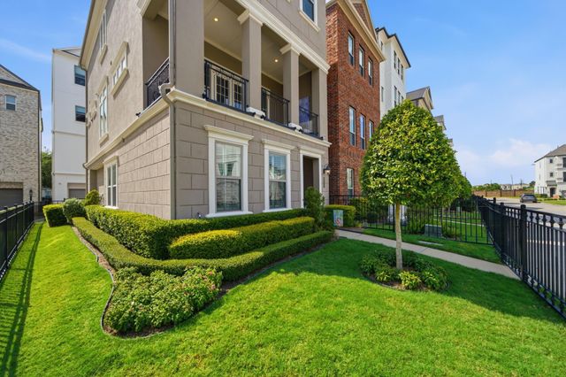 933 Blackshire Lane, Houston, TX 77055