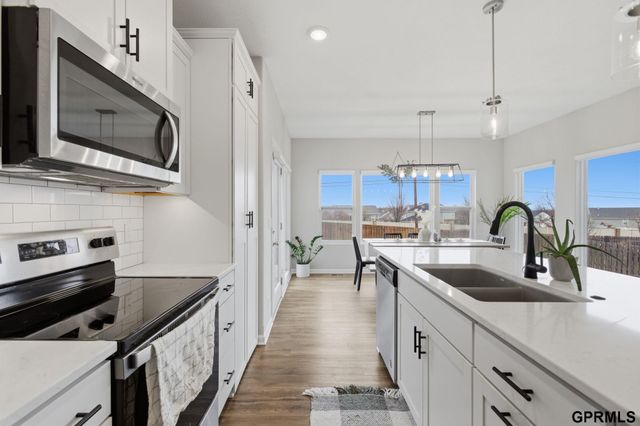 7721 N 156Th Avenue, Bennington, NE 68007