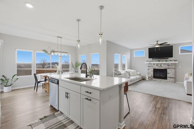 7721 N 156Th Avenue, Bennington, NE 68007