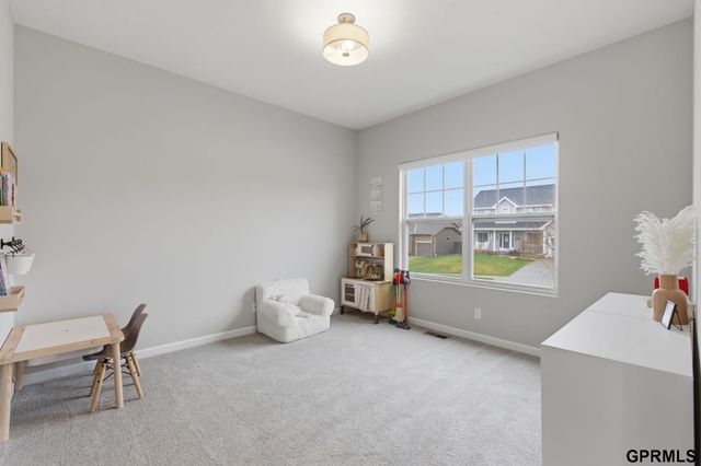 7721 N 156Th Avenue, Bennington, NE 68007