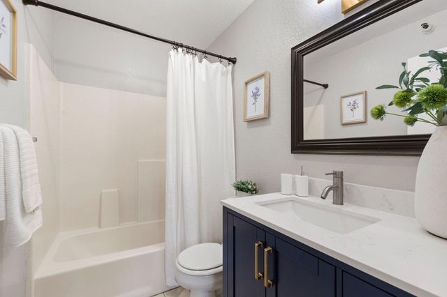 240 N Bayshore Boulevard 315, San Mateo, CA 94401
