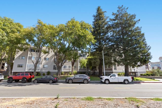 240 N Bayshore Boulevard 315, San Mateo, CA 94401