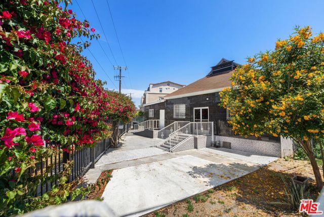 964 E Jefferson Boulevard, Los Angeles, CA 90011