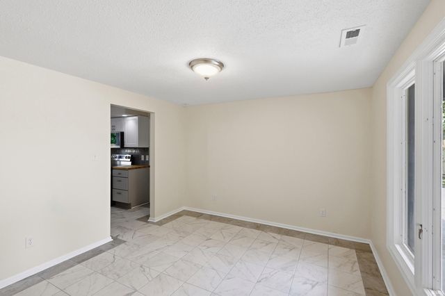 9529 Wolf River Place, Fort Wayne, IN 46804