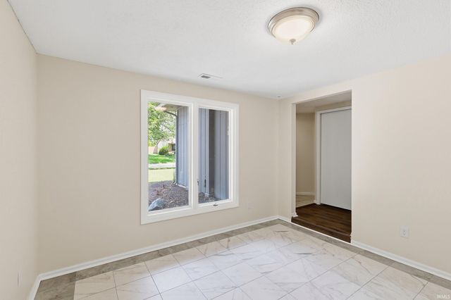 9529 Wolf River Place, Fort Wayne, IN 46804