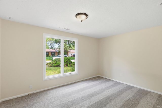 9529 Wolf River Place, Fort Wayne, IN 46804