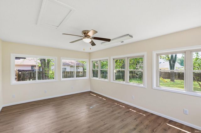 9529 Wolf River Place, Fort Wayne, IN 46804