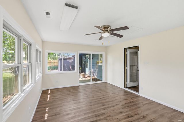 9529 Wolf River Place, Fort Wayne, IN 46804