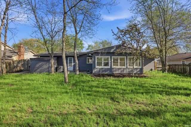 9529 Wolf River Place, Fort Wayne, IN 46804