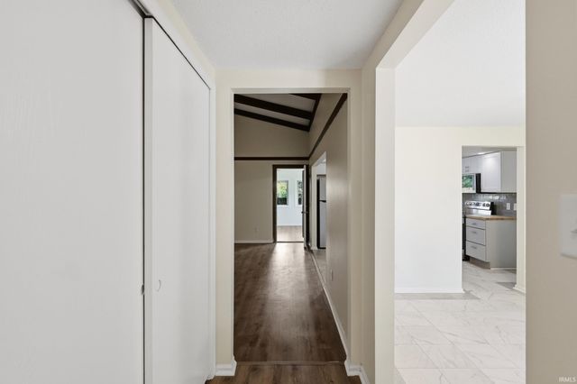 9529 Wolf River Place, Fort Wayne, IN 46804