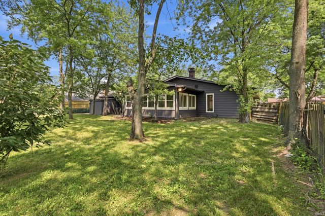 9529 Wolf River Place, Fort Wayne, IN 46804