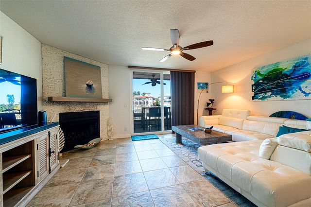 1060 PINELLAS BAYWAY S 106, St Petersburg, FL 33715