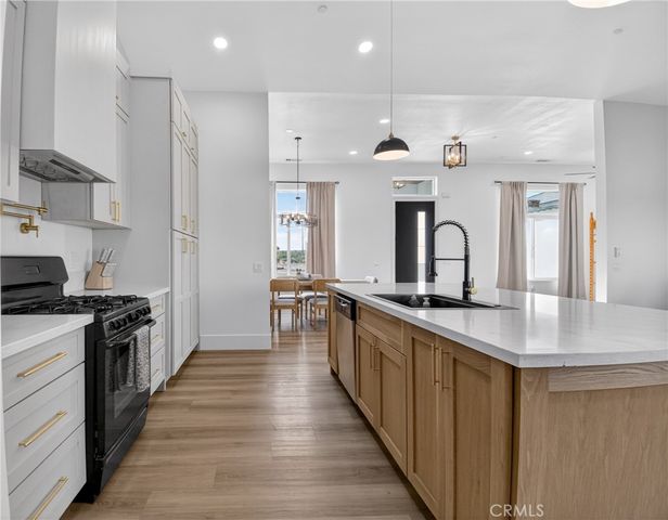 4084 Chevoit, Phelan, CA 92371