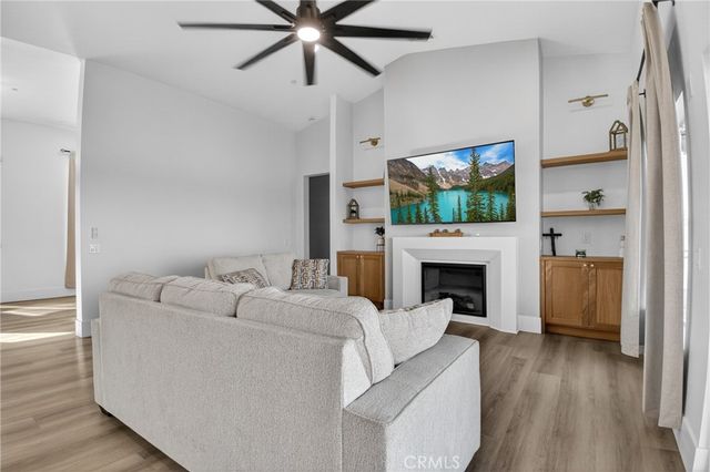 4084 Chevoit, Phelan, CA 92371