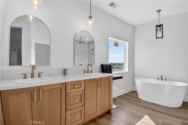 4084 Chevoit, Phelan, CA 92371