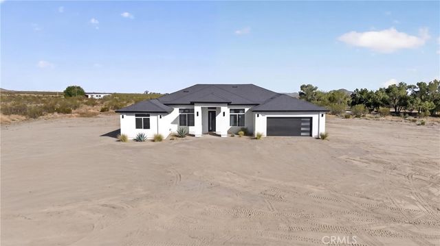 4084 Chevoit, Phelan, CA 92371