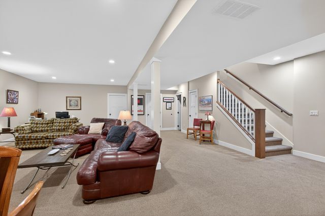 10037 Whitetail Lane, Jackson, MI 49201
