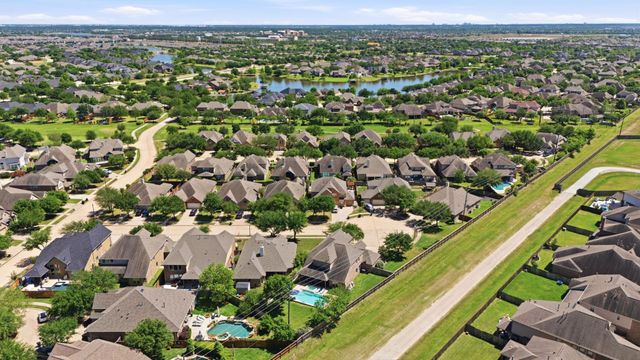 19718 W Verde Creek Circle, Cypress, TX 77433