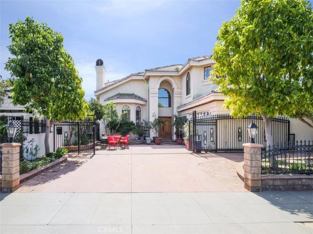 Image 2 of property listing at 2318 W 154th Street, Gardena, CA 90249