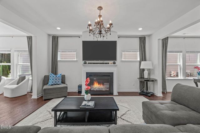 529 Oaks End Drive, Holly Springs, NC 27540