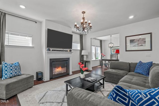 529 Oaks End Drive, Holly Springs, NC 27540