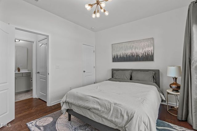 529 Oaks End Drive, Holly Springs, NC 27540