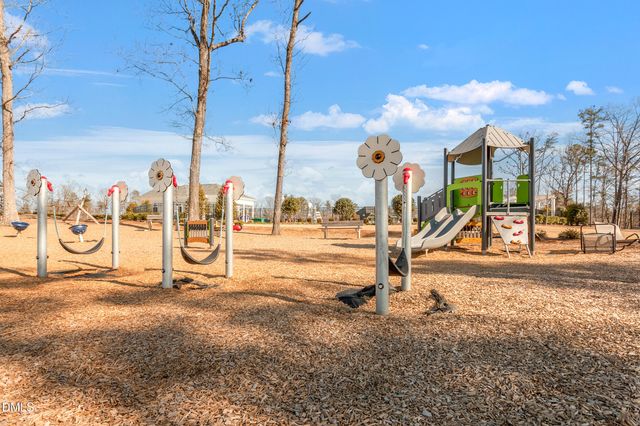 529 Oaks End Drive, Holly Springs, NC 27540