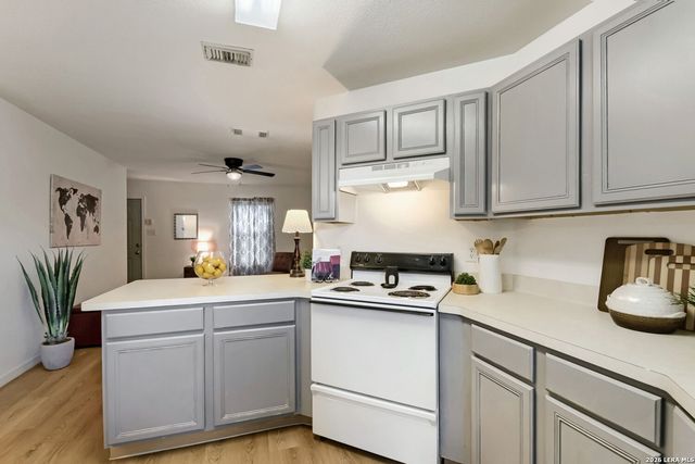 9647 SEKULA DR, San Antonio, TX 78250