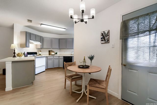 9647 SEKULA DR, San Antonio, TX 78250