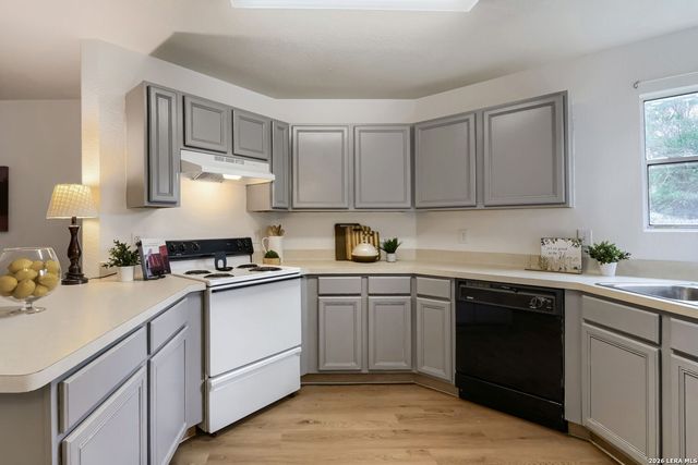 9647 SEKULA DR, San Antonio, TX 78250