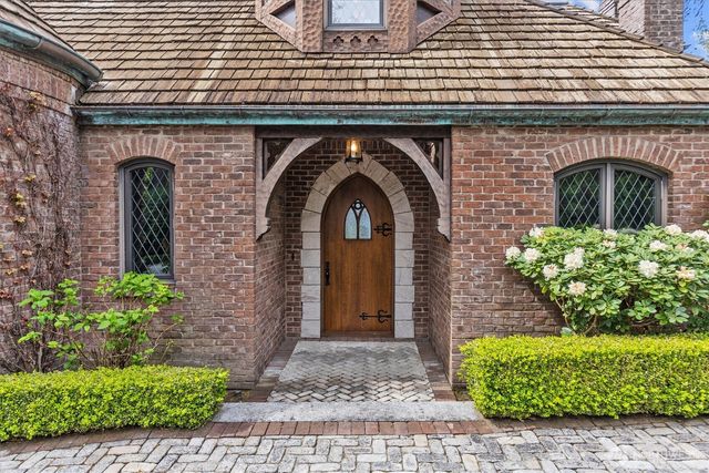 4725 W Mercer Way, Mercer Island, WA 98040