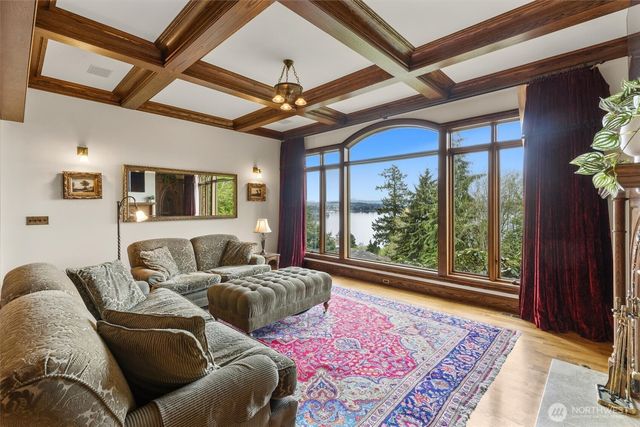 4725 W Mercer Way, Mercer Island, WA 98040