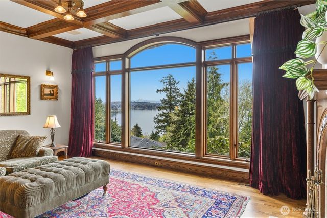 4725 W Mercer Way, Mercer Island, WA 98040