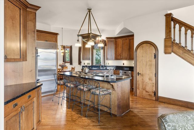 4725 W Mercer Way, Mercer Island, WA 98040