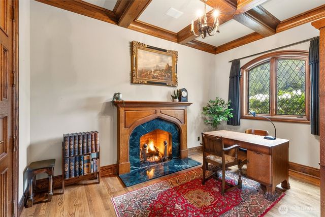 4725 W Mercer Way, Mercer Island, WA 98040